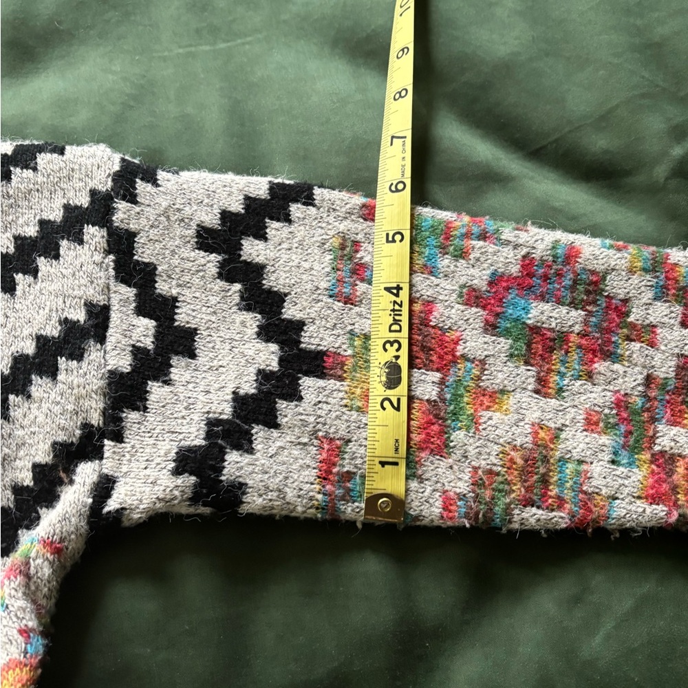 Southwestern Flair! Dreamers Black and Multicolor Chevron Cardigan - Picture 6 of 9